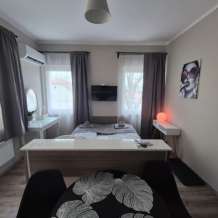 Marusius Apartmanhaz Makó Εξωτερικό φωτογραφία